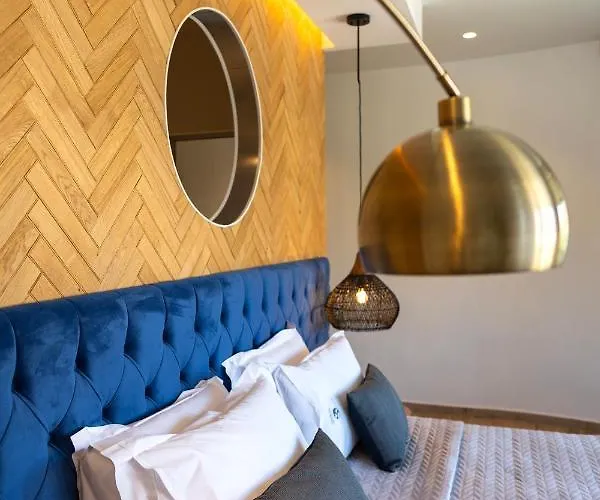 Naillac Boutique מלון